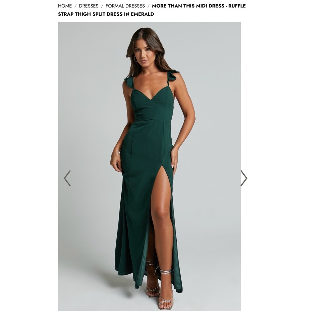 RUFFLE STRAP THIGH SPLIT DRESS IN EMERALD GREEN. SIZE US 4. TRUE TO SIZE. NWT.